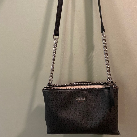 Guess Purse - Picture 1 of 1